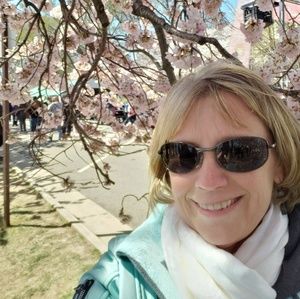 Meet your Posher, Laura